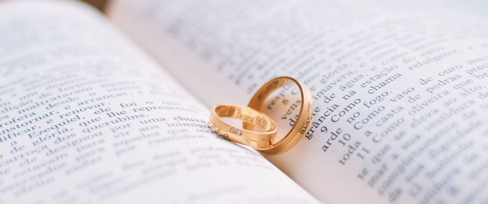 The Role of a Notary in the Marriage License Process